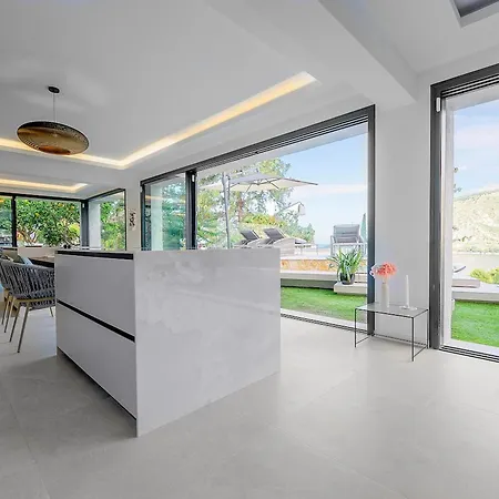 Apartment Smjestaj U Allesandru U Puli S Pogledom Na