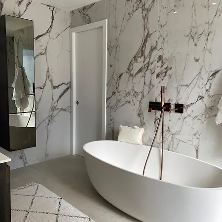 Smjestaj U Allesandru U Puli S Pogledom Na Apartment Pula