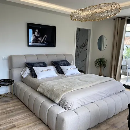 Apartment Smjestaj U Allesandru U Puli S Pogledom Na