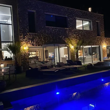 Smjestaj U Allesandru U Puli S Pogledom Na Apartment